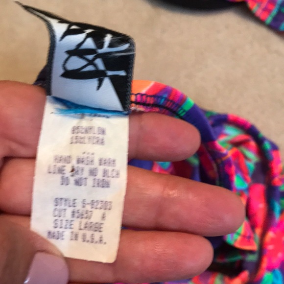 Bikini - Picture 3 of 6